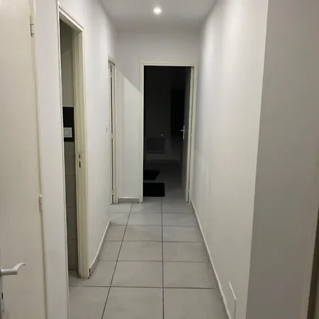 Grand Lumineux 75m2 Apartment *